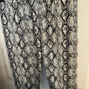Color Alien Size Small Black and White Snake Print  biker shorts NWOT